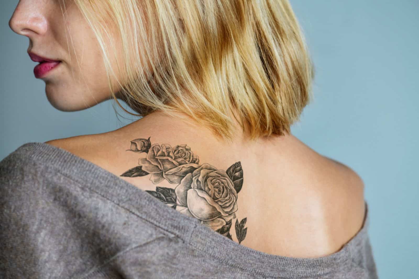 130 Beautiful And Classy Back Tattoo Ideas For Women