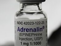 220px-Epinephrine-ampule