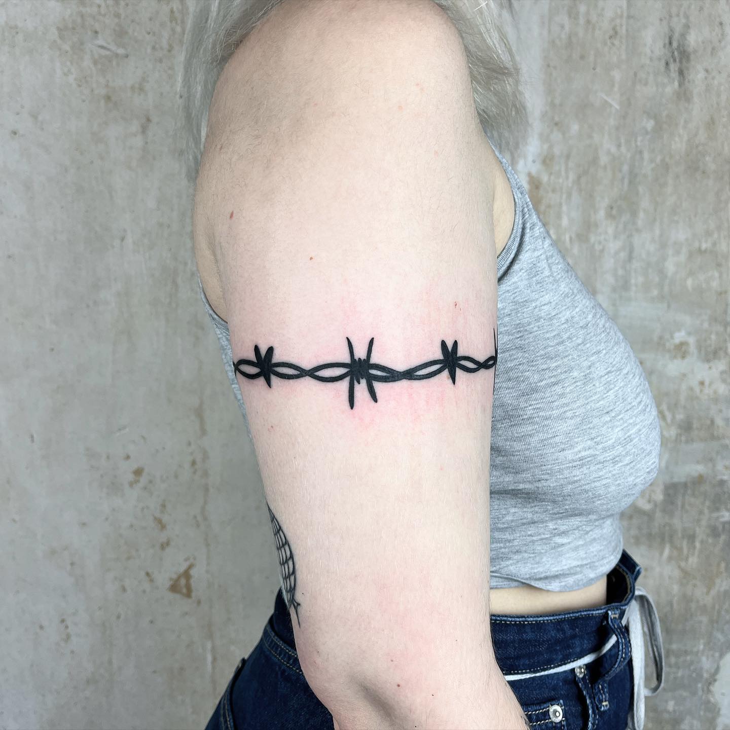 Amazing Barbed Wire Tattoo