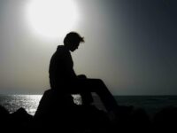 648842-lonely-mood-sad-alone-sadness-emotion-people-loneliness-solitude