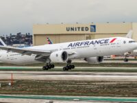 Air-France-Boeing-777-landing-at-Los-Angeles-International-Airport-LAX