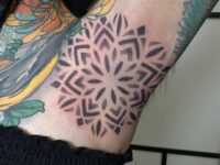 Amazing-Armpit-Tattoo-Designs-With-Graphic-Pattern-1