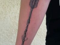 Cool-And-Stylish-Arrow-Tattoos-For-Men-10-1