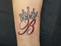 Letter-B-tattoo-04-crown-on-forearm