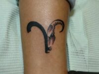 Simple-Fashion-Aries-Tattoo