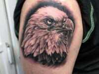 bald-eagle-head-tattoo-mens-shoulders
