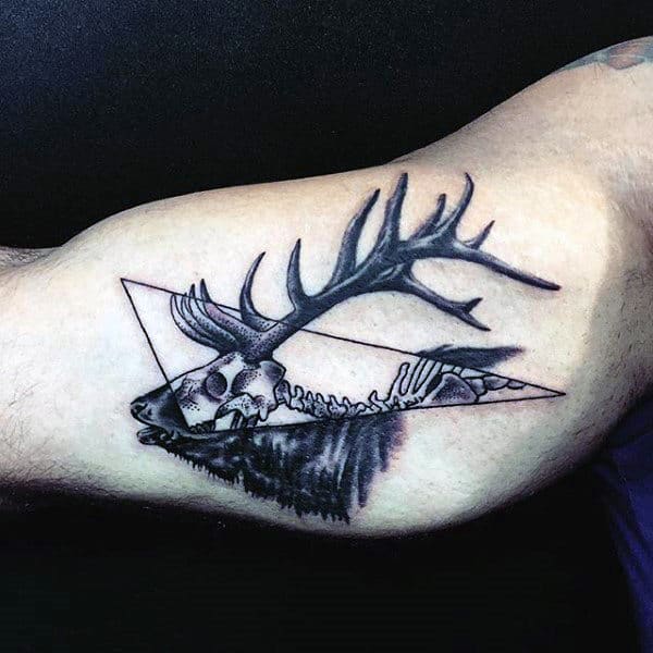 Cool Bicep Men's Deer Antler Tattoo Design