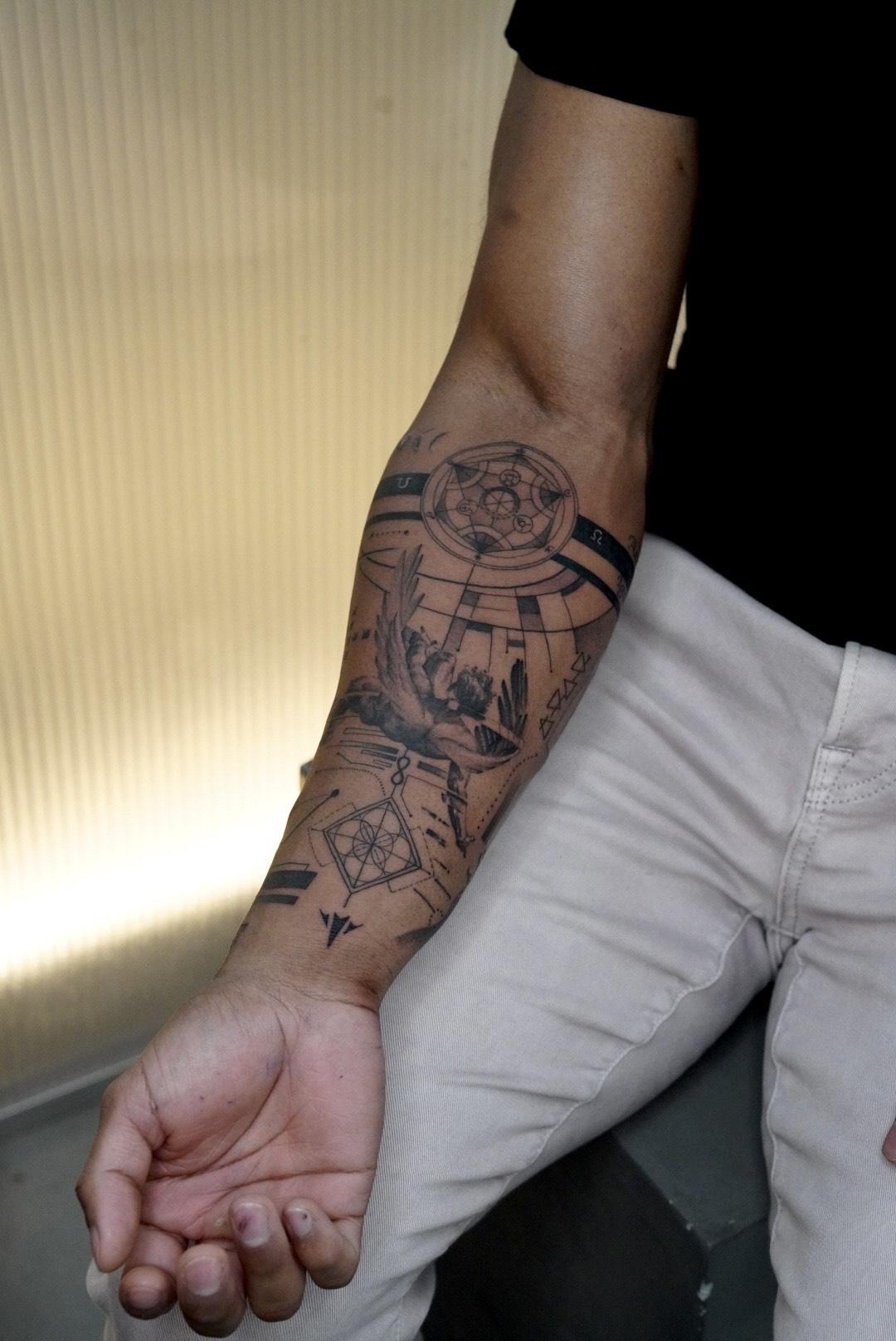 Jaw-Dropping Arm Sleeve Tattoo Designs