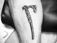 old-school-leg-mens-axe-tattoo-design-ideas