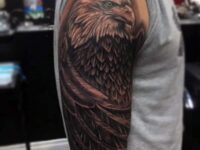 sharp-eyed-realistic-bald-eagle-tattoo-mens-upper-arms