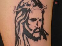 tatouage-jesus-tribal-5